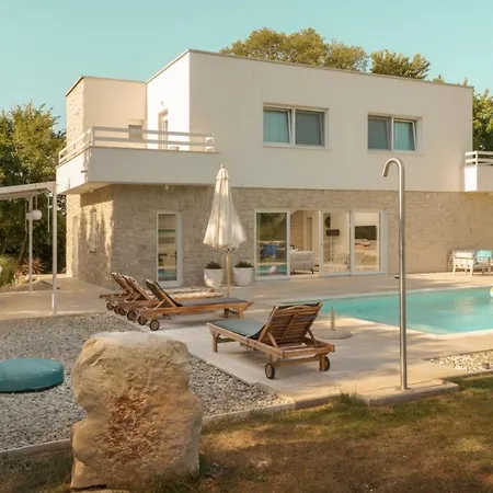 Вилла Lu Prkacini